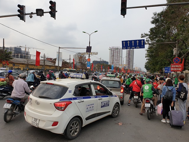 Hà Nội: Bến xe thưa vắng, giao thông ổn định ngày cuối kỳ nghỉ Tết Nguyên đán 2019 - Ảnh 4