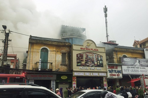 Hải Phòng: Cháy lớn tại khách sạn vừa khai trương trên đường Lạch Tray - Ảnh 1