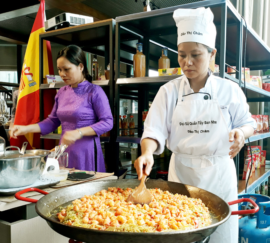 Tây Ban Nha quảng bá ẩm thực “Tapa” tới người dân Việt Nam - Ảnh 2