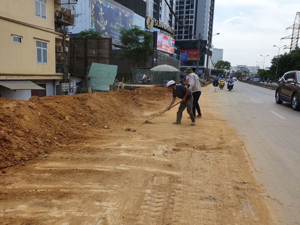 Cảnh cáo nhà thầu thi công dự án cải tạo đường Nguyễn Khoái - Ảnh 2
