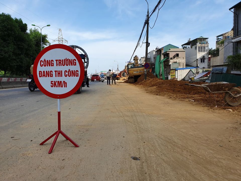 Cảnh cáo nhà thầu thi công dự án cải tạo đường Nguyễn Khoái - Ảnh 1