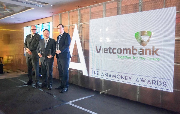 Vietcombank nhận 3 giải thưởng của Asiamoney - Ảnh 1