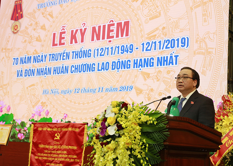 Trường Đào tạo cán bộ Lê Hồng Phong đón nhận Huân chương Lao động hạng Nhất - Ảnh 1