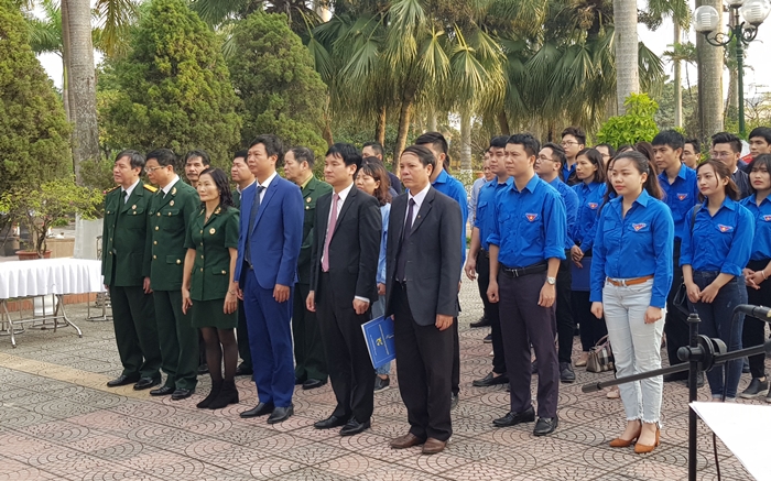 Đảng ủy Khối các cơ quan Thành phố Hà Nội tri ân các anh hùng liệt sỹ - Ảnh 2