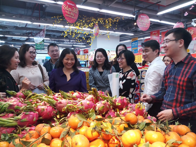 HĐND TP khảo sát chợ Long Biên và Siêu thị Vinmart: Đề nghị nâng cao chất lượng hàng hóa, phục vụ tốt nhất người dân Thủ đô - Ảnh 3