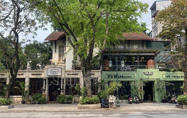 [Ảnh] Hà Nội: Nhiều quán cafe vẫn đón khách dù đã được yêu cầu đóng cửa - Ảnh 11