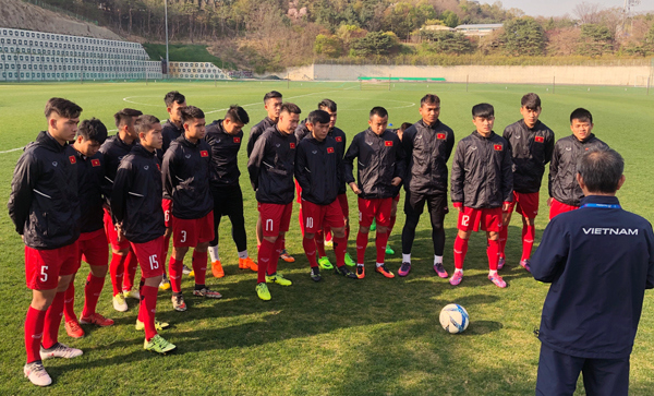 U19 Việt Nam thất thủ trận ra quân Suwon JS Cup 2018 - Ảnh 1