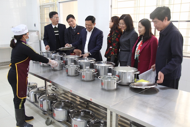 Vi phạm an toàn thực phẩm tại huyện Thanh Oai: Tăng cường xử phạt để tạo sức răn đe - Ảnh 2