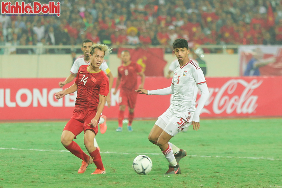 [Ảnh] Nhìn lại trận thắng của đội tuyển Việt Nam trước UAE sau hơn một thập kỷ - Ảnh 17