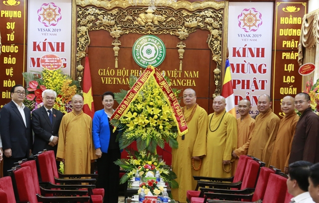 Chủ tịch Quốc hội chúc mừng Giáo hội Phật giáo Việt Nam nhân dịp Lễ Phật đản - Ảnh 1