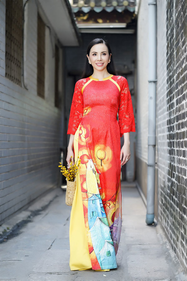 Hoa hậu Châu Ngọc Bích thướt tha trong tà áo dài đón Tết - Ảnh 7