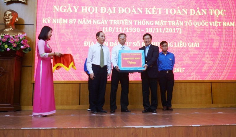 Phó Thủ tướng Phạm Bình Minh dự Ngày hội Đại Đoàn kết toàn dân tộc tại Hà Nội - Ảnh 1