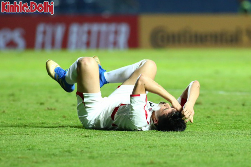 [Ảnh] Cầu thủ U23 CHDCND Triều Tiên gục ngã sau khi để thua U23 Jordan - Ảnh 10