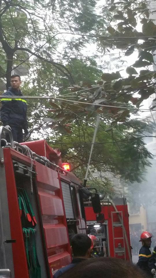 Hà Nội: Cháy lớn trên phố Lạc Nghiệp, quận Hai Bà Trưng - Ảnh 5