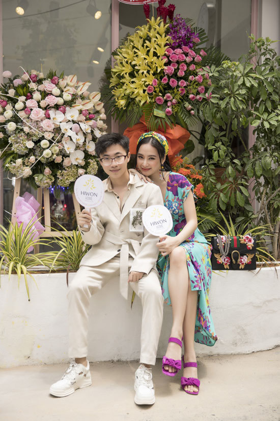 Angela Phương Trinh, Chi Pu đọ đường cong với dàn hoa hậu - Ảnh 4