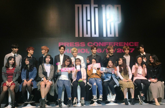 Fan phát cuồng đón nhóm nhạc NCT 127 ở Hà Nội - Ảnh 3