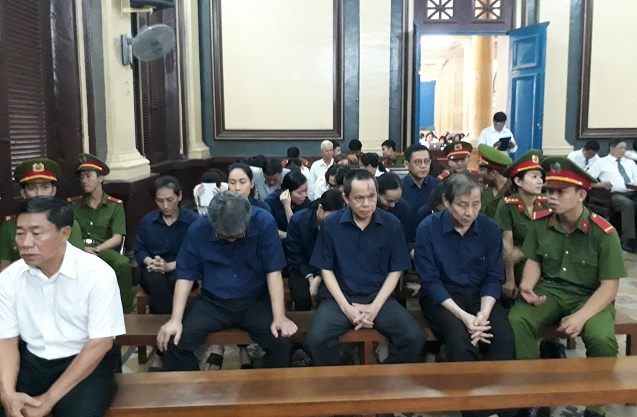 Xét xử đại án tại Trustbank: Bị cáo Hứa Thị Phấn bị đề nghị 30 năm tù - Ảnh 1