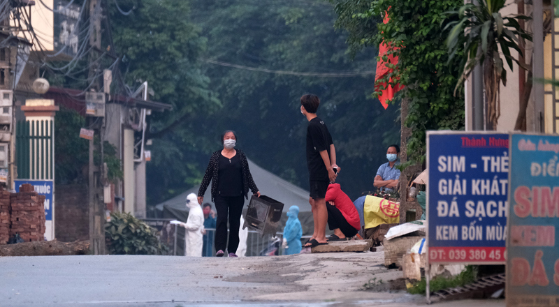 Hà Nội: Nhịp sống bên trong khu cách ly chống dịch Covid-19 ở Mê Linh - Ảnh 12