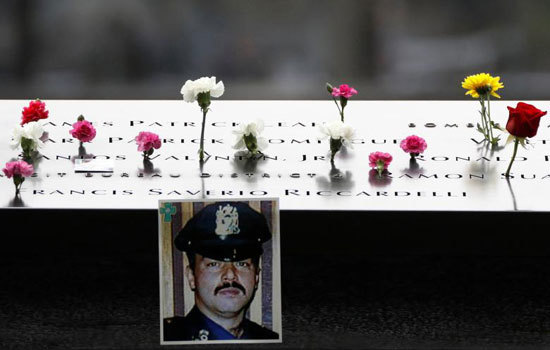 Những hình ảnh xúc động lễ tưởng niệm các nạn nhân vụ khủng bố 11/9 tại Mỹ - Ảnh 5