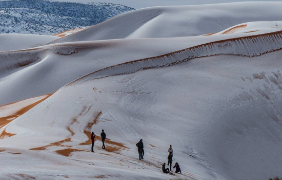 Chùm ảnh tuyết phủ trắng sa mạc nóng nhất thế giới - Ảnh 8