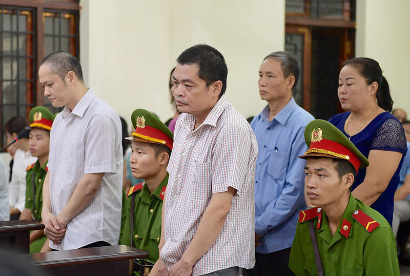 Vụ gian lận điểm thi tại Hà Giang:  Bị cáo chủ mưu bị đề nghị từ 8-9 năm tù - Ảnh 1
