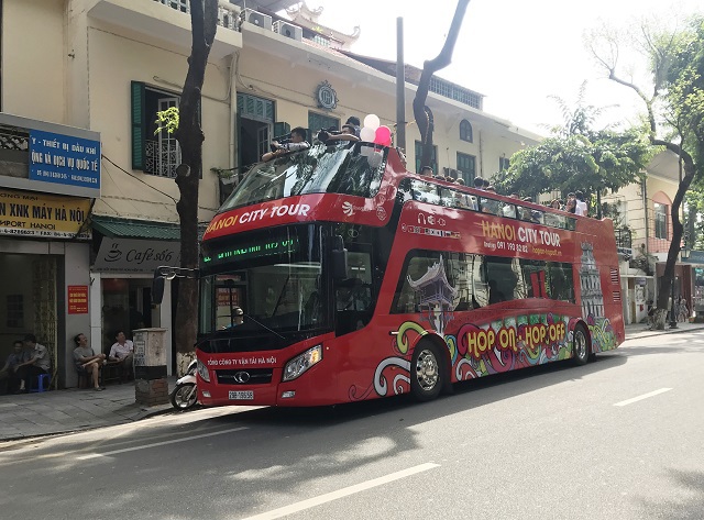 Xe buýt 2 tầng City tour chính thức vận hành: Thêm “món ngon” cho du lịch Hà Nội - Ảnh 3