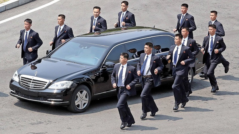 Cận cảnh đội vệ sĩ của nhà lãnh đạo Kim Jong-un tại Hội nghị Thượng đỉnh Mỹ - Triều - Ảnh 1