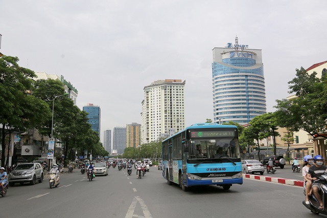 Quá tải hạ tầng giao thông Hà Nội: Bất cập từ quy hoạch - Ảnh 1