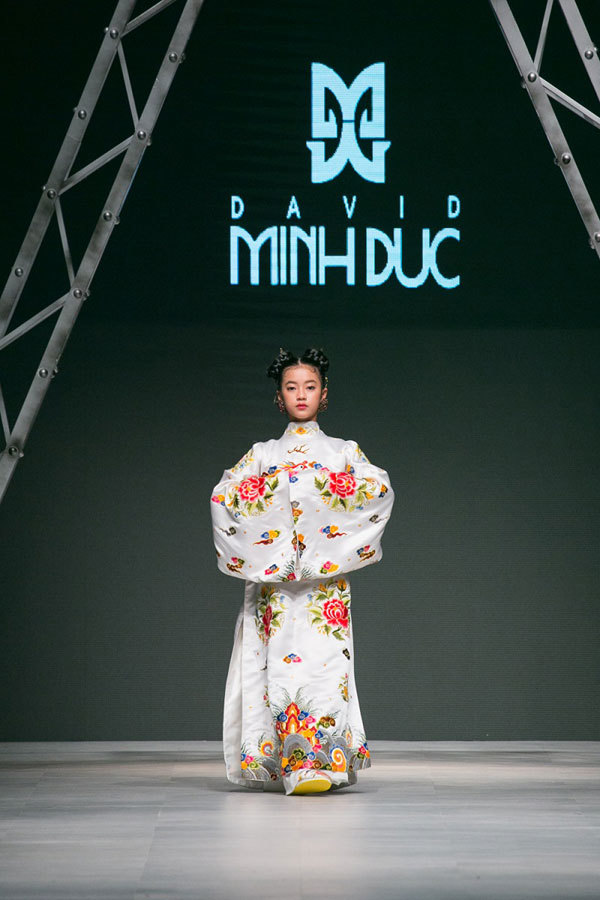 NTK David Minh Đức phá cách với thời trang áo dài - Ảnh 1