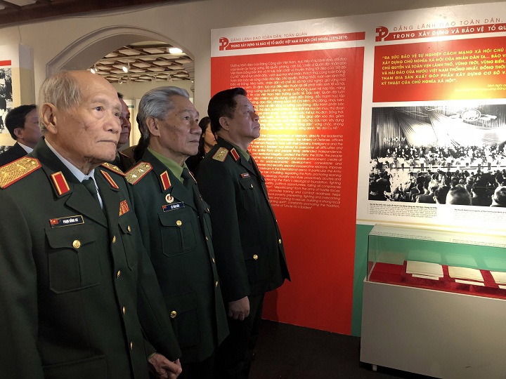 Trưng bày hơn 300 tài liệu, hiện vật về Đảng Cộng sản Việt Nam - Ảnh 1