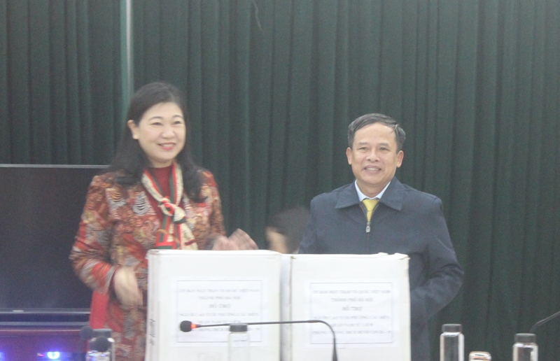 Chủ tịch Ủy ban MTTQ TP Hà Nội: Huy động cả hệ thống chính trị phòng, chống dịch Covid-19 - Ảnh 1