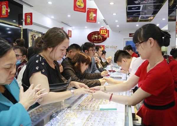 Khẳng định chữ tín thương hiệu vàng Bảo Tín Mạnh Hải thu hút đông khách hàng trong ngày Vía Thần Tài - Ảnh 4
