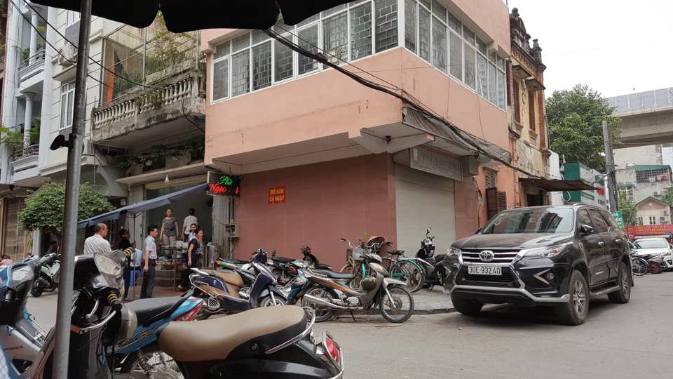 Tại phường Hà Cầu, quận Hà Đông: Tràn lan tình trạng chiếm dụng vỉa hè, lòng đường - Ảnh 11