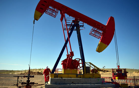 Dầu đá phiến của Mỹ tăng kỷ lục gây sức ép lên giá dầu - Ảnh 1