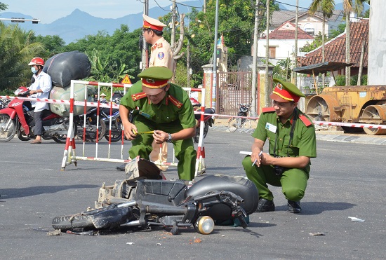 Quảng Ngãi: Tạm giữ tài xế gây tai nạn chết người - Ảnh 1