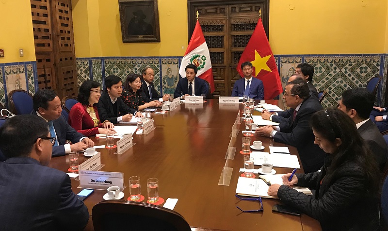 Trao đổi mở rộng hợp tác hữu nghị giữa Hà Nội với Argentina và Peru - Ảnh 6