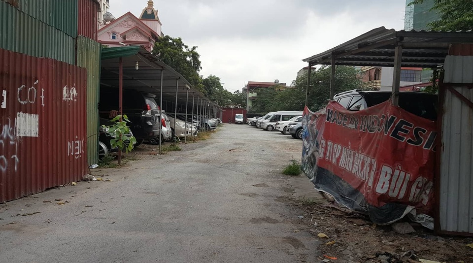 Cần xử lý nghiêm bãi xe không phép ở phường Vĩnh Phúc, quận Ba Đình - Ảnh 1