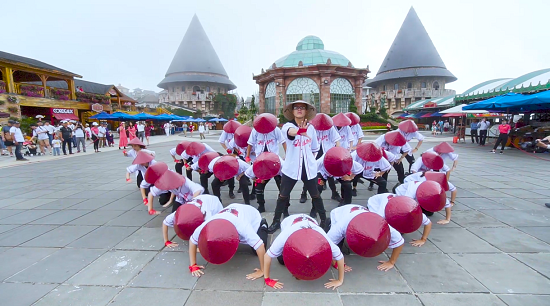 Đoan Trang, ST Sơn Thạch, John Huy Trần làm giáo khảo chung kết Flashmob 2019 - “Sóng tuổi trẻ” - Ảnh 3