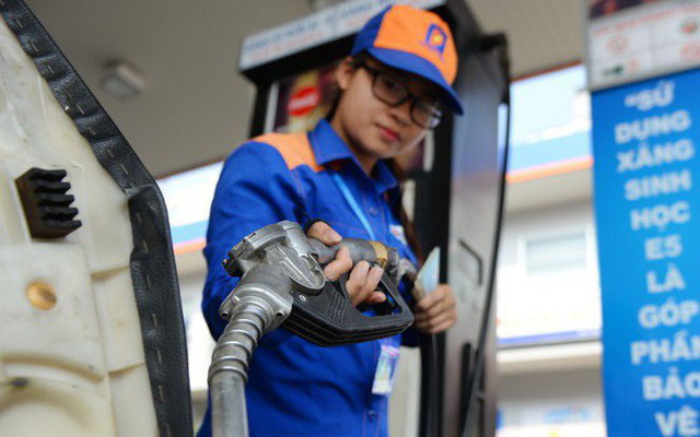 Giá xăng dầu dự báo tăng mạnh vào ngày mai - Ảnh 1