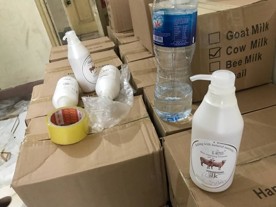 Hà Nội: Kho chứa “khủng” với hàng chục nghìn sản phẩm sữa tắm trắng giả mạo - Ảnh 2