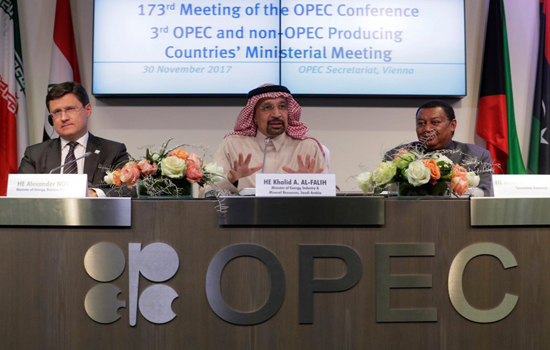 OPEC nhất trí gia hạn thỏa thuận cắt giảm sản lượng hỗ trợ giá dầu - Ảnh 1