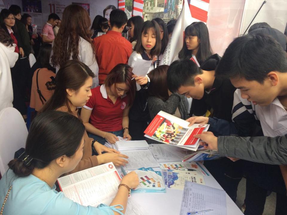 Đại học Ngoại thương Hà Nội nhận hồ sơ đăng ký xét tuyển từ 20,5 điểm trở lên - Ảnh 1
