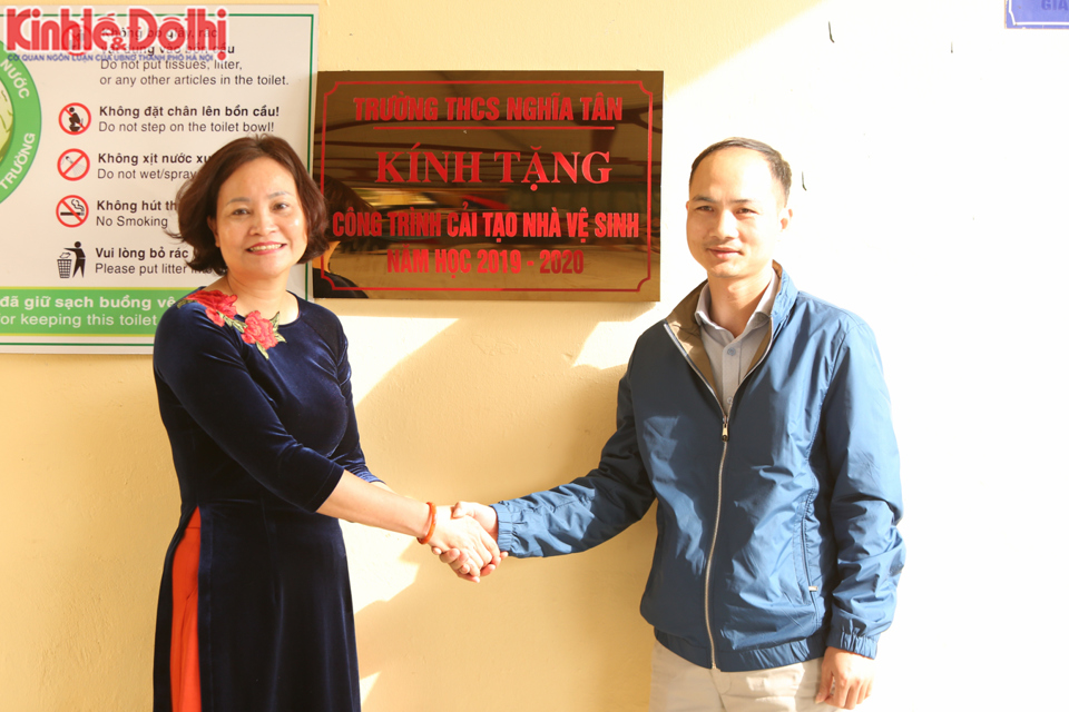 Trường THCS Nghĩa Tân bàn giao công trình “Nhà vệ sinh thân thiện” tặng trường THCS Chu Minh, huyện Ba Vì - Ảnh 3