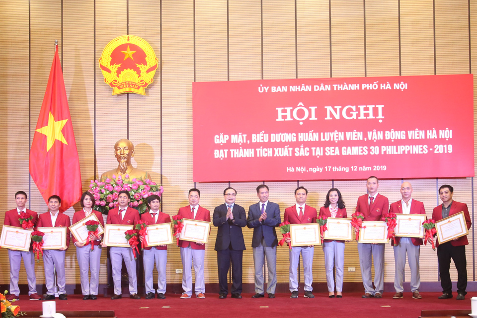 Hà Nội tặng thưởng hơn 6,2 tỷ đồng cho huấn luyện viên, vận động viên đạt thành tích xuất sắc tại Seagames 30 - Ảnh 1