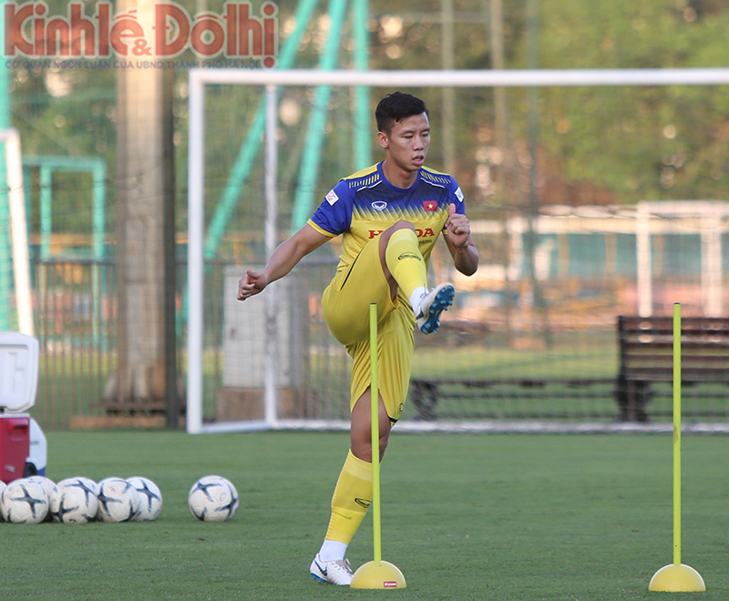 Giúp HAGL trụ hạng tại V-League, Văn Thanh và Hồng Duy vui vẻ tập luyện cùng ĐT Việt Nam - Ảnh 9