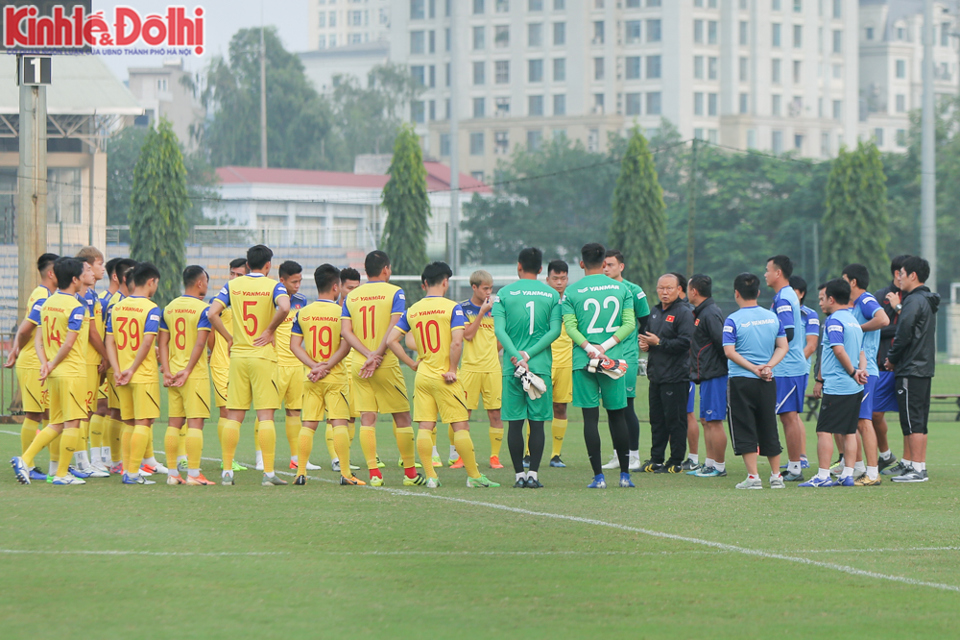 [Ảnh] HLV Park Hang-seo tiếp tục rèn quân chuẩn bị cho trận đấu với UAE - Ảnh 3