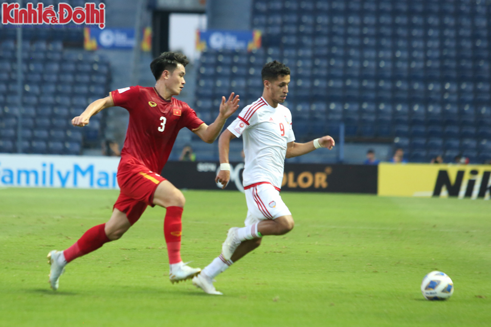 [Ảnh] Bùi Tiến Dũng thi đấu ấn tượng, U23 Việt Nam chia điểm với U23 UAE - Ảnh 3