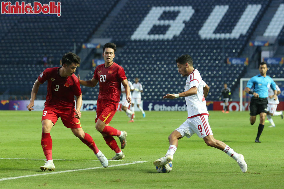 [Ảnh] Bùi Tiến Dũng thi đấu ấn tượng, U23 Việt Nam chia điểm với U23 UAE - Ảnh 5