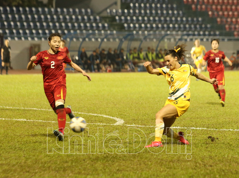 [Ảnh] Toàn cảnh trận lượt về play-off Olympic Tokyo 2020: Việt Nam ghi bàn vào lưới Australia sau 12 năm - Ảnh 11