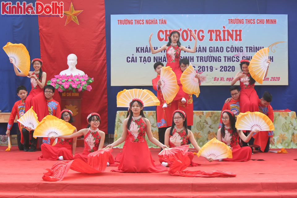 Trường THCS Nghĩa Tân bàn giao công trình “Nhà vệ sinh thân thiện” tặng trường THCS Chu Minh, huyện Ba Vì - Ảnh 10